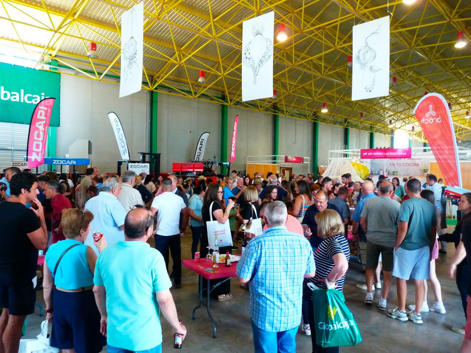 Tortosa destaca la “gran afluencia de público y la alta participación en las actividades” de la Feria Internacional del Ajo de Las Pedroñeras