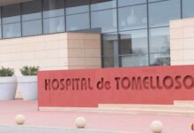 Trasladan al hospital de Tomelloso a un trabajador inconsciente tras caerse desde un toro mecánico