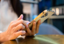 Peligro del excesivo uso del móvil y las pantallas por los niños en verano. Plan de Limitación del Móvil (PLM)