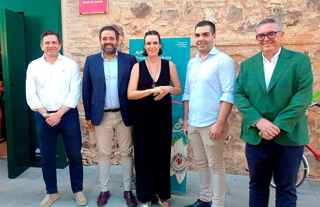 Valverde remarca la relevancia del Festival de Almagro, un espacio de cultura y encuentro, “puerta de entrada a nuestra provincia”