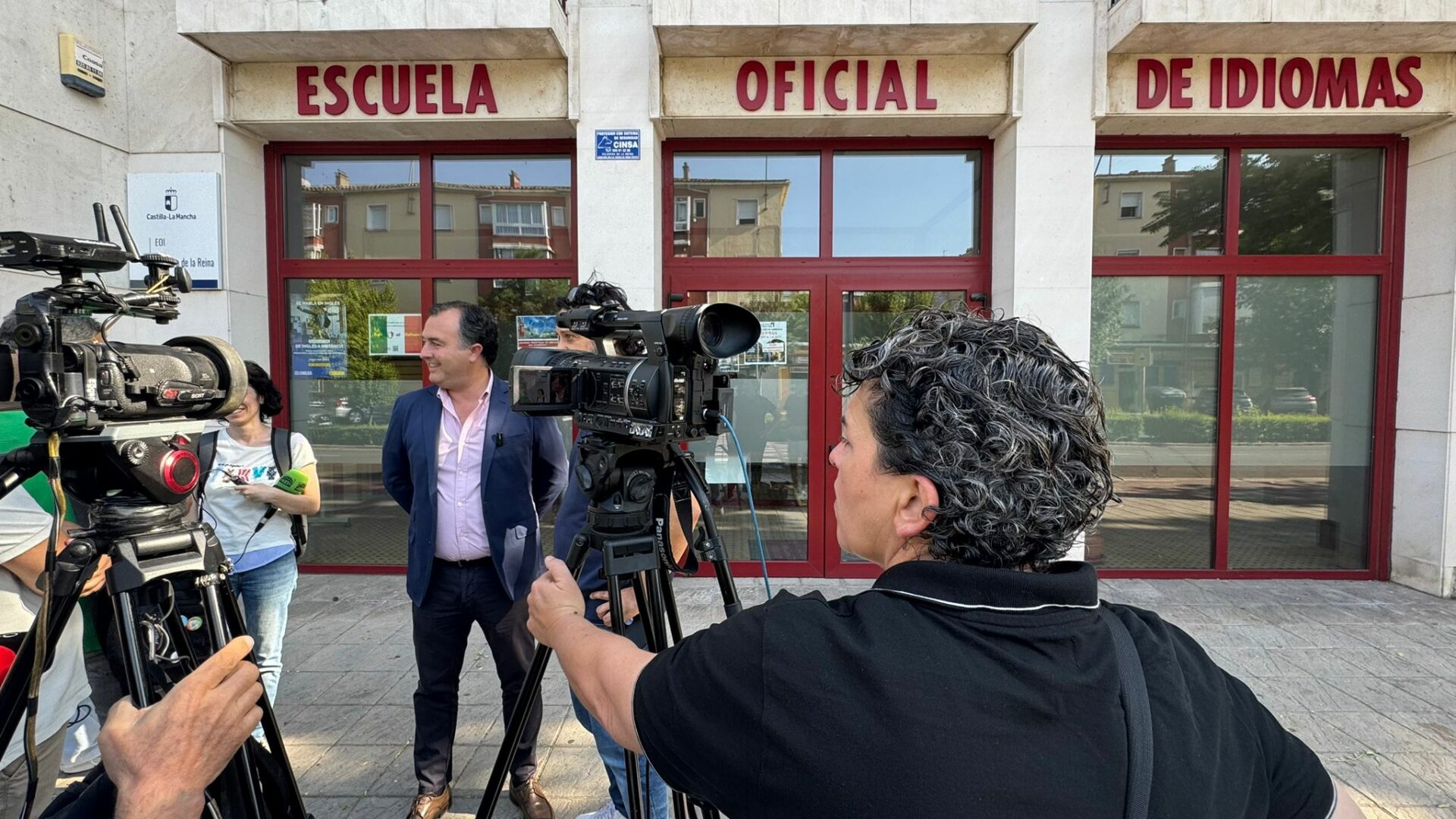 VOX presenta una iniciativa conjunta para frenar los recortes a las Escuelas de Idiomas como la de Tomelloso