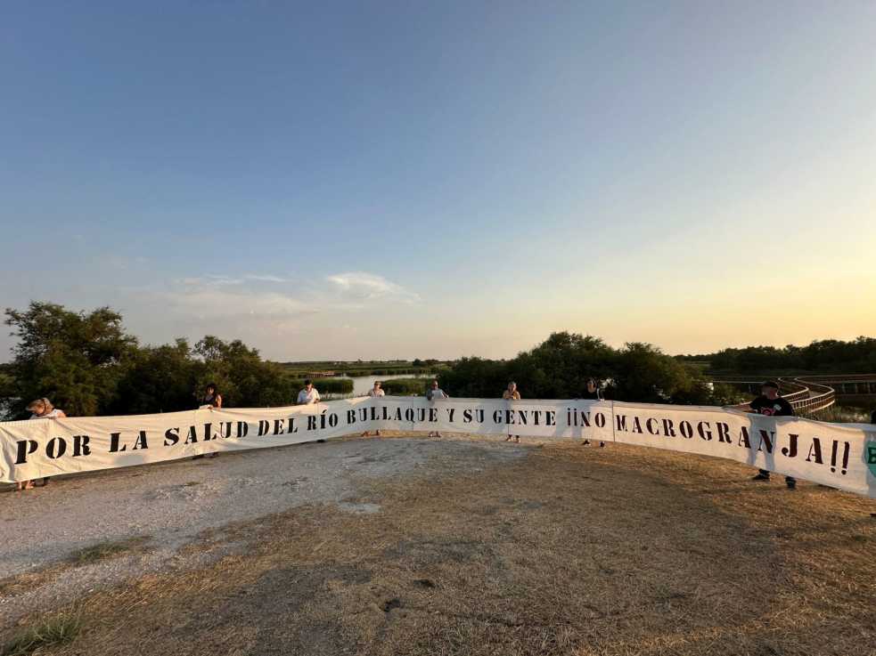 Agua, el origen de la vida, bien merece un Abrazo