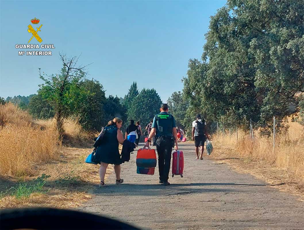 Auxiliados por la Guardia Civil los pasajeros de un tren detenido en Venta de Cárdenas