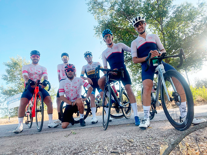 El equipo C.D.T Resistentia T3 de Valencia, un grupo de magníficos deportistas manchegos