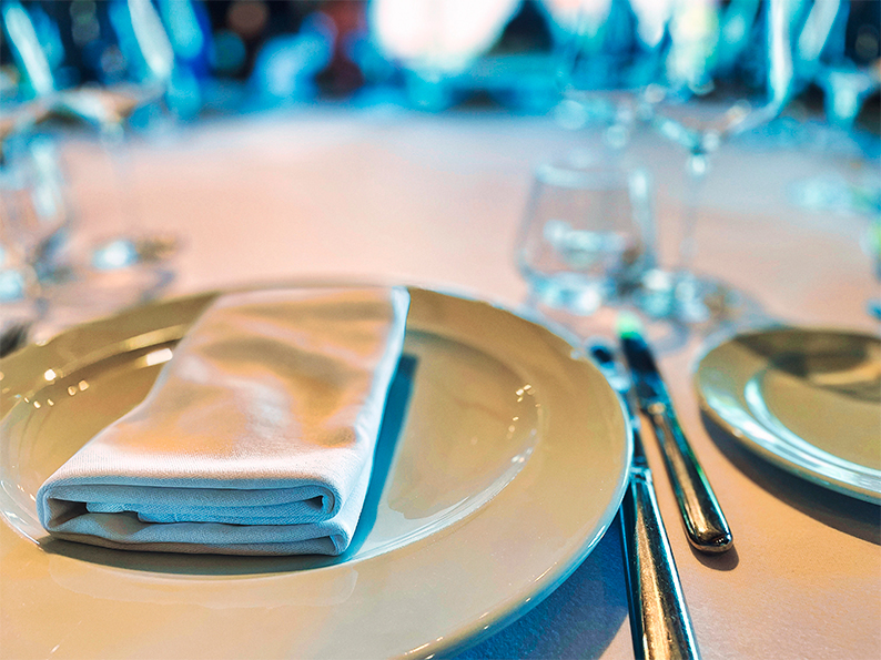 La Cena benéfica de fin de Feria de Tomelloso regresa este 30 de agosto con la Asociación Párkinson Tomelloso como beneficiaria