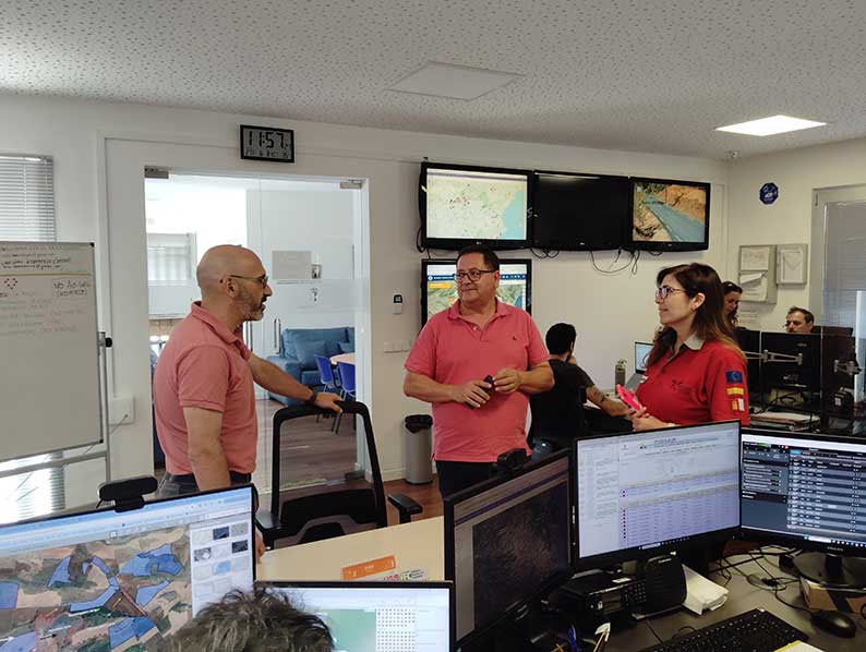 Castilla-La Mancha envía dos aviones anfibio para intervenir en los incendios de Castilla y León