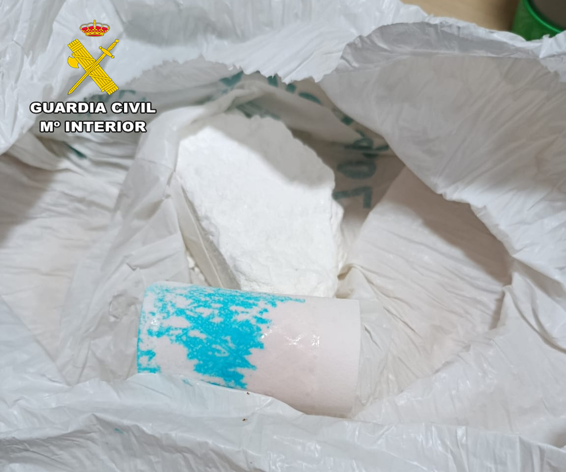 La Guardia Civil incauta cocaína a un conductor con la que se podría haber elaborado unas 1.100 dosis de dicha sustancia