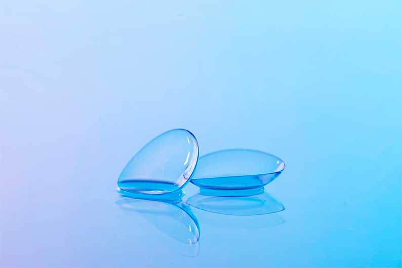 Cómo evitar infecciones oculares por el uso de lentillas en la piscina 