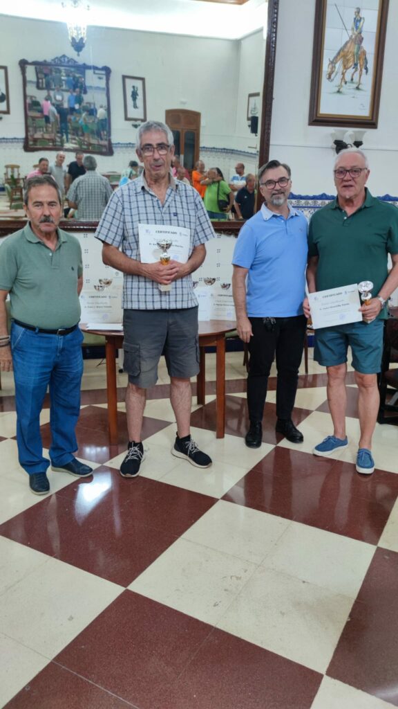 ganadores concurso chinos tute domino 8