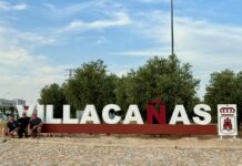 Villacañas estrena letras corpóreas en dos rotondas de acceso como nuevo símbolo de identidad y reclamo turístico