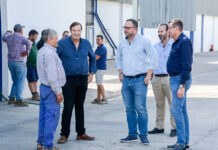 Navarro visita la cooperativa Santiago Apóstol en plena campaña para mostrar el apoyo del Ayuntamiento al sector