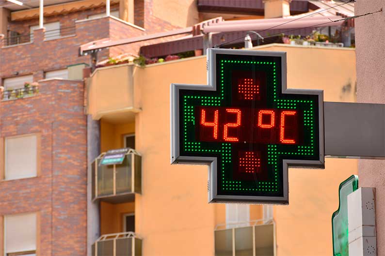 Protección Civil y Emergencias mantiene hasta mañana martes al menos la alerta por altas temperaturas