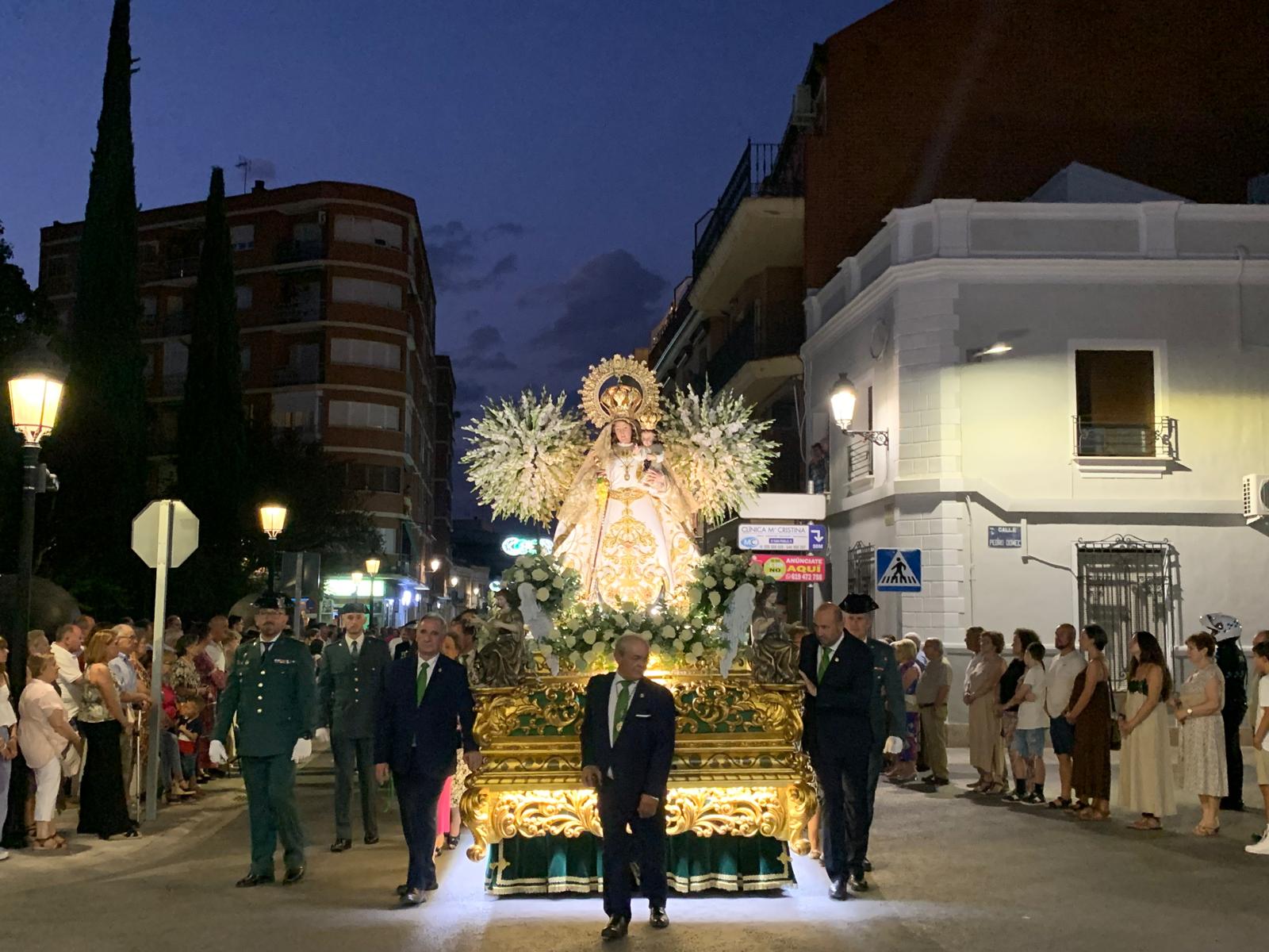 Cientos de devotos acompañaron a la Virgen de las Viñas en la procesión del Día Grande de la patrona