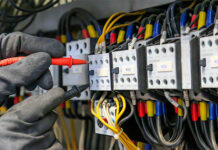 Algunas calles de Tomelloso se quedan sin suministro eléctrico debido a una avería subterránea