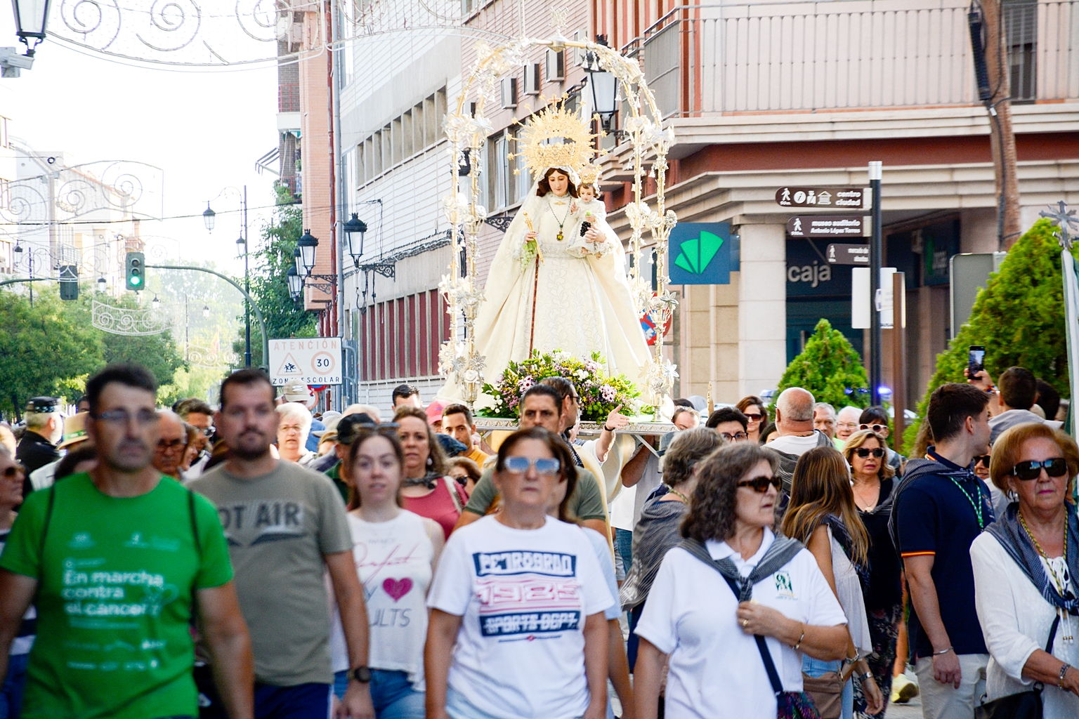 Tomelloso vive con emoción el traslado de su Patrona en el marco del 450 Aniversario de la Parroquia de la Asunción