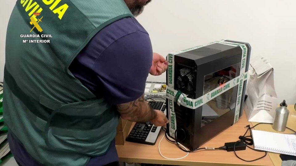 Detenidas dos personas por grabar y difundir imágenes de contenido sexual de sus víctimas