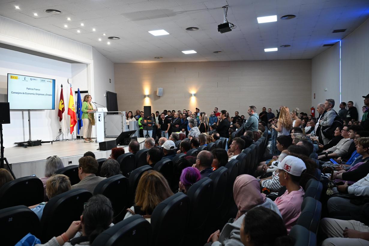 El Gobierno de CLM invierte más de 400.000 euros en diseñar e impulsar cuatro programas formativos para apoyar 52 contrataciones en Sumitomo