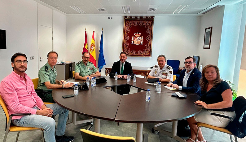 Broceño se reúne con los Colegios de Médicos y Enfermería para reforzar la protección de los profesionales sanitarios