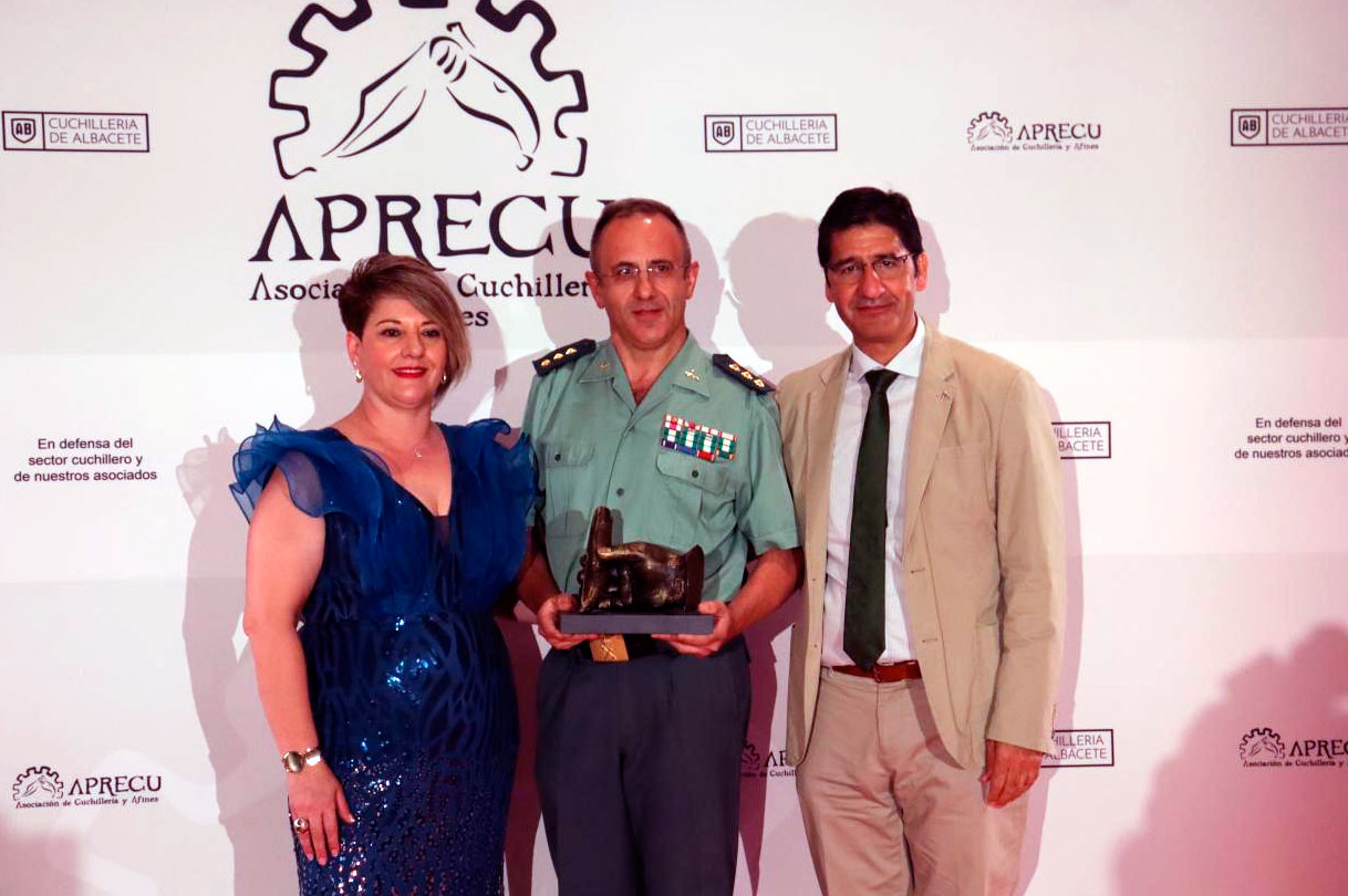 El Gobierno de Castilla-La Mancha avanza una potente campaña de promoción y difusión de la artesanía como la cuchillería de Albacete