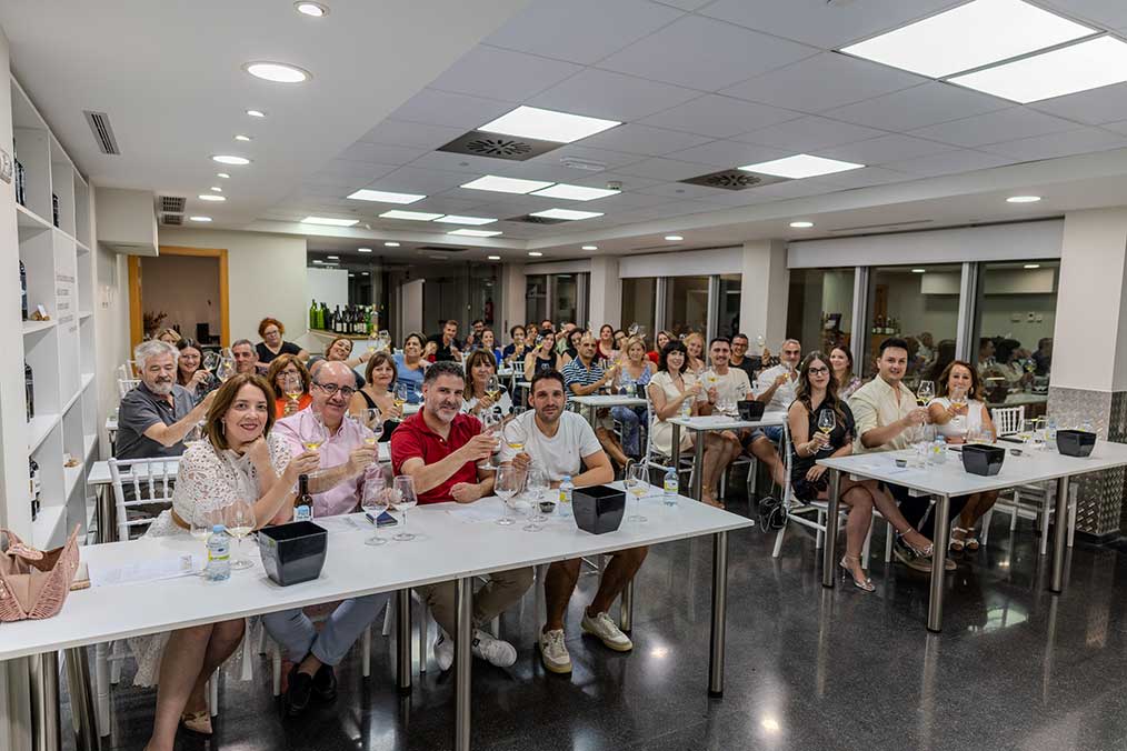 AIRÉN REVOLUTION: LA QUE FUERA UVA MÁS PLANTADA DEL MUNDO, SE REINVIDICA CON WINE UP!