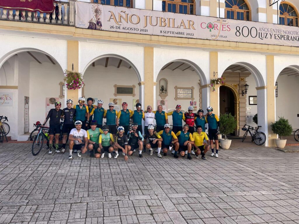 El Club Ciclista Sport Tomelloso renueva su compromiso con la tradición en su ruta al Santuario de la Virgen de Cortes