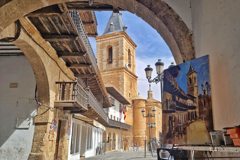 Tarazona de La Mancha inspira a los artistas del VI Concurso de Pintura Rápida ‘Vinos de La Mancha’