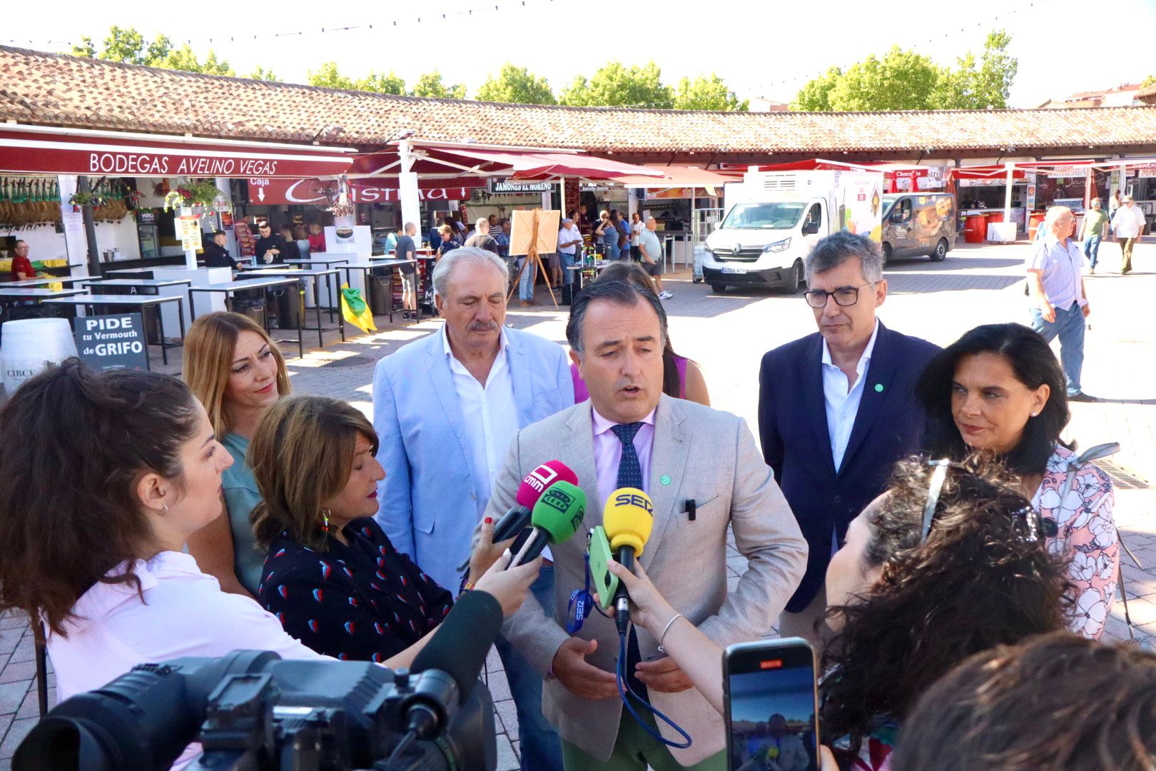 David Moreno solicita a Page defender a los ganaderos de Castilla-La Mancha ante los aranceles chinos al porcino y los recortes europeos a la PAC