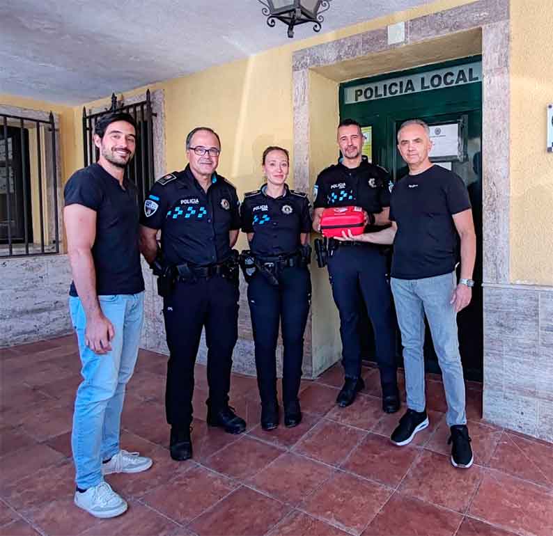 La policía local de Argamasilla de Alba equipada con un nuevo desfibrilador externo semiautomático