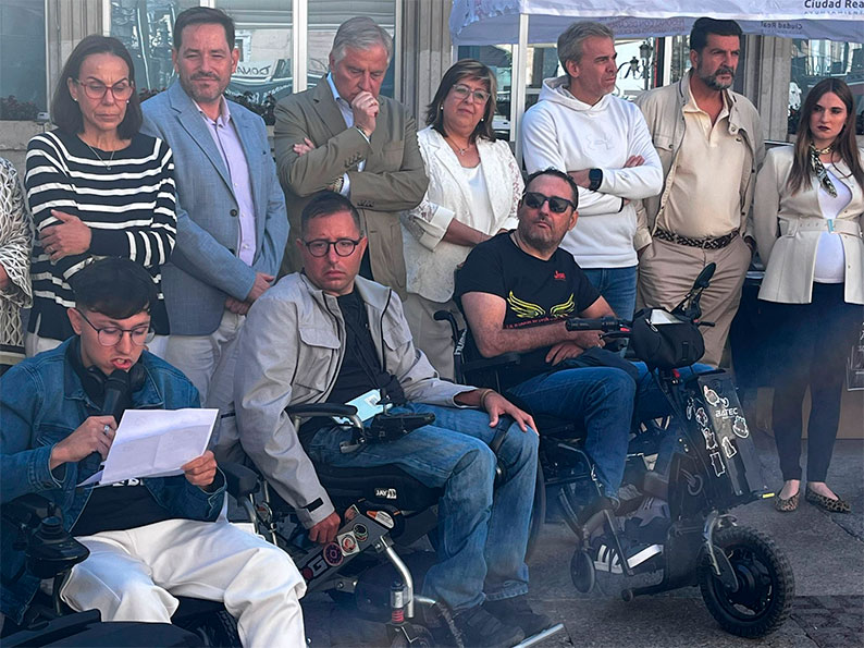 Encarnación Medina resalta el respaldo de la Diputación de Ciudad Real a las personas que padecen ataxia y a las entidades que trabajan por mejorar su calidad de vida