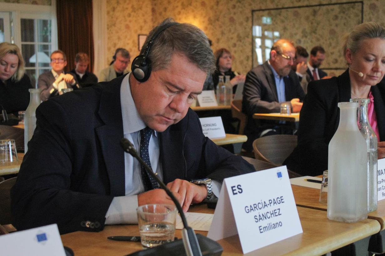 García-Page advierte que Europa no puede “retroceder” en el reparto de fondos destinados a culminar “objetivos europeos como la cohesión” 
