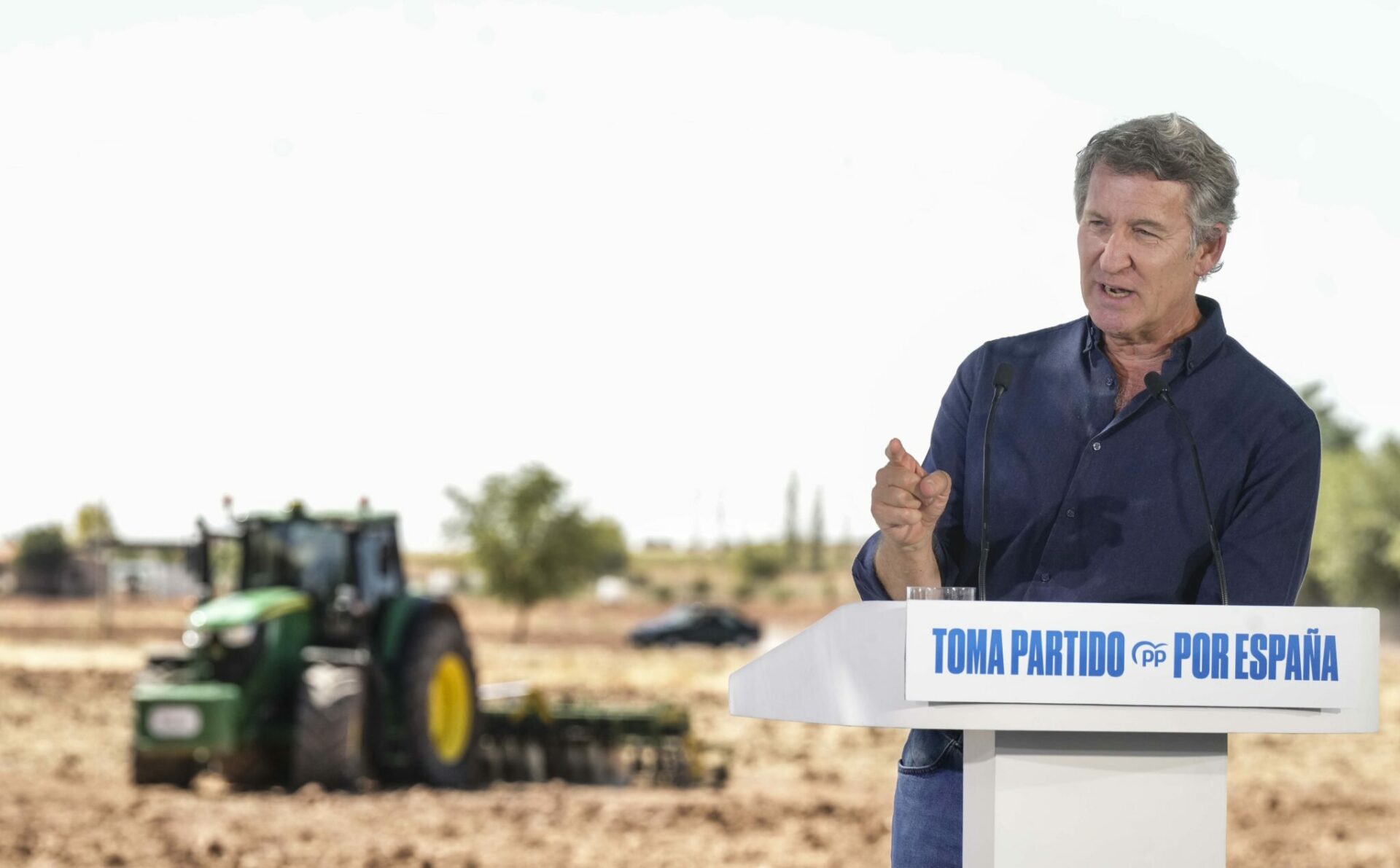 Feijóo anuncia diez prioridades para el campo: menos burocracia, una PAC comunitaria, más rentabilidad y un Plan Nacional del Agua