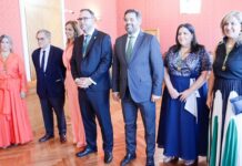 La Feria del PP: sin nadie al volante y solo para unos pocos