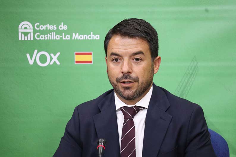 VOX CLM denuncia que “el PSOE de Page ha traicionado a España votando a favor de la cesión de competencias a Cataluña”