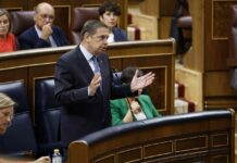 El Ministerio de Agricultura, Pesca y Alimentación habilitará ayudas directas de hasta 10.000 euros para cada uno de los agricultores y ganaderos afectados por los grandes incendios de este verano