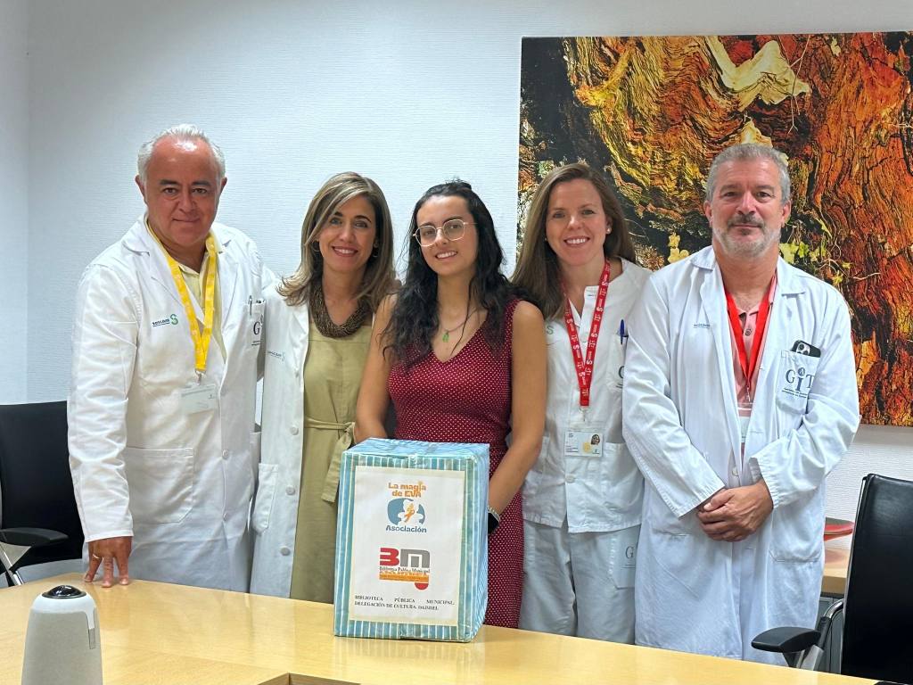 Solidaridad que inspira: ‘La Magia de Eva’ dona libros al Hospital de Tomelloso