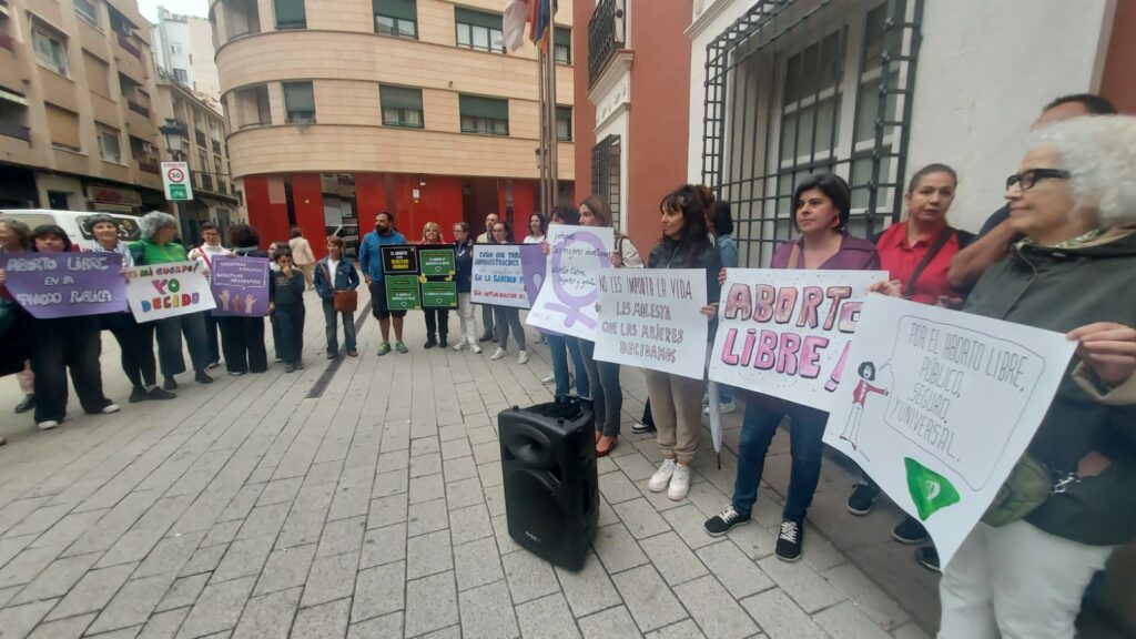 mas de 37 organizaciones denuncian la falta de acceso al aborto en la sanidad publica de castilla la mancha 38