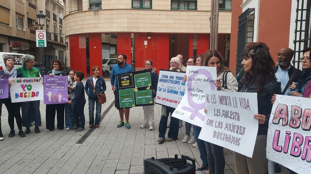 mas de 37 organizaciones denuncian la falta de acceso al aborto en la sanidad publica de castilla la mancha 39