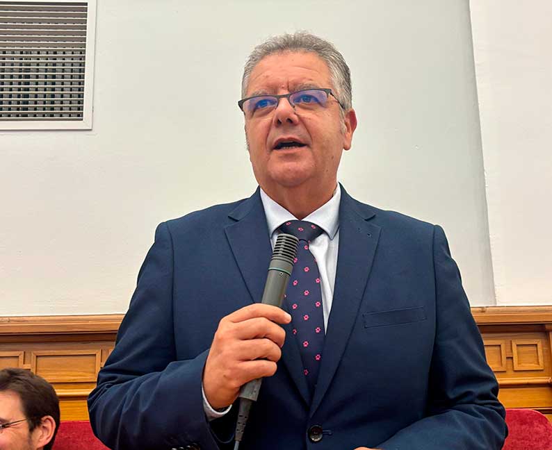 Moreno advierte que la sanidad de C-LM “hace aguas por todos lados” porque Page lleva 10 años sin solucionar “nada de nada”