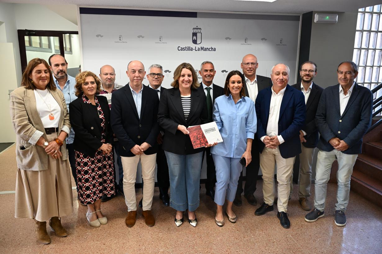 El Plan Estratégico de Comercio Minorista 2025-2030 destina 17 millones de euros y seis ejes de acción para abordar los retos del sector en la región