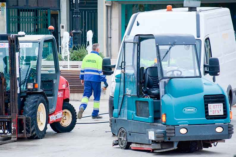 57 personas refuerzan en Tomelloso la limpieza a través del Plan de Empleo Zonas Rurales