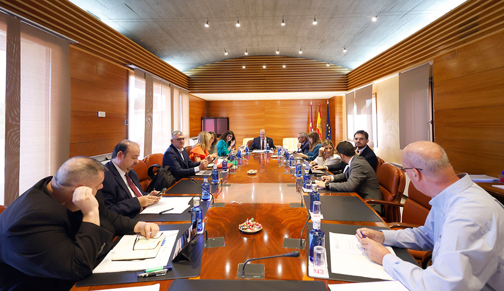 El Pleno debate y vota el próximo jueves el ‘techo de gasto’ de los Presupuestos de la Junta para 2026