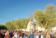 Cientos de fieles acompañan a la Virgen de las Viñas en su regreso a la ermita de Pinilla