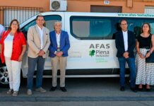 Valverde hace entrega de una furgoneta al centro ocupacional de AFAS en Bolaños de Calatrava financiada por la Diputación