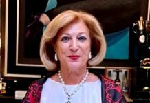 Ascensión Palomares Ruiz, galardonada con el primer premio por su trabajo “Raíces de Resiliencia, Experiencia y Solidaridad”