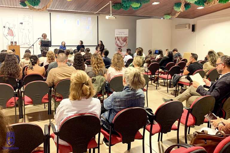 Marta Boronat, ganadora del II Premio “Ana Santos Payán”, presenta su libro "Infundio" en el marco de la Semana de las Bibliotecas 2 boronat biblioteca 2