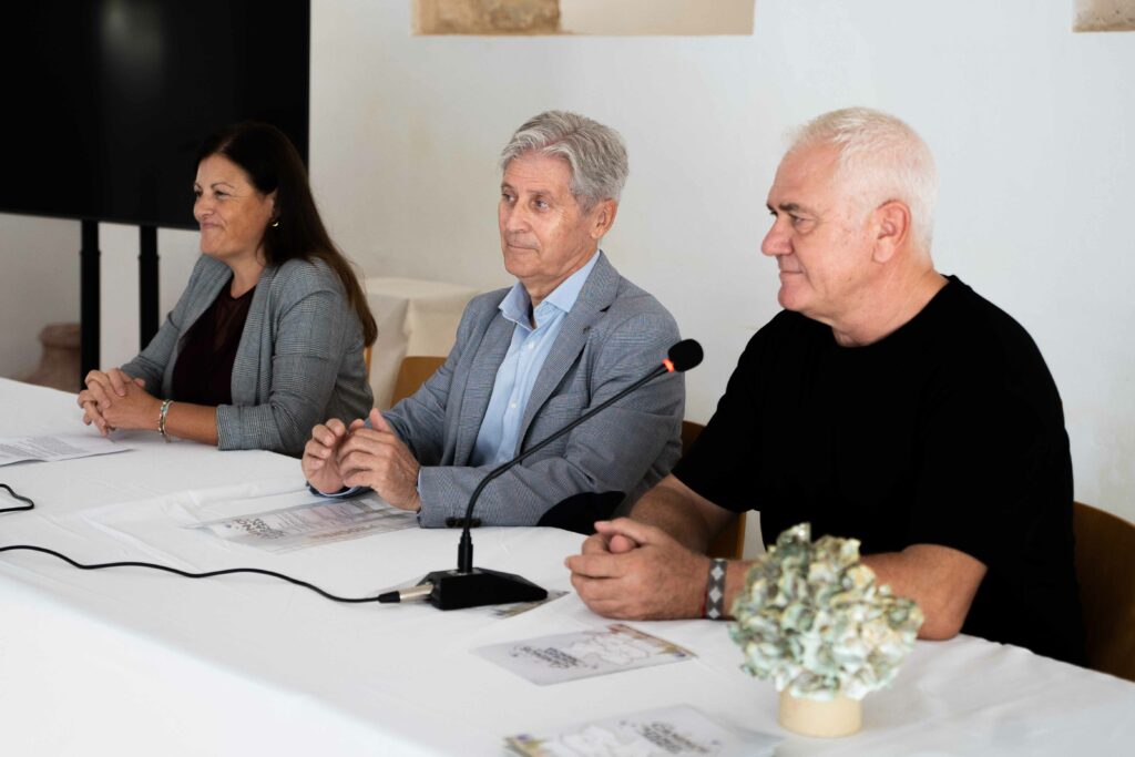 Los Caminos del Azafrán de La Mancha se presentan en Novelda, la cuna histórica del comercio de la especia manchega y del modernismo mediterráneo