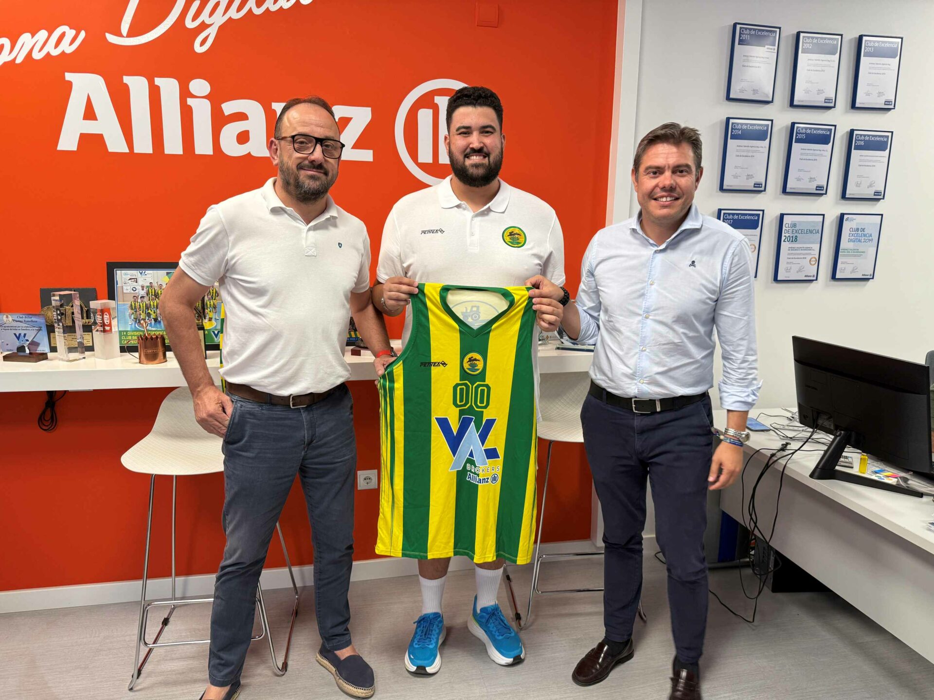 Carlos Pasión ficha por Val Brokers C.B. Tomelloso