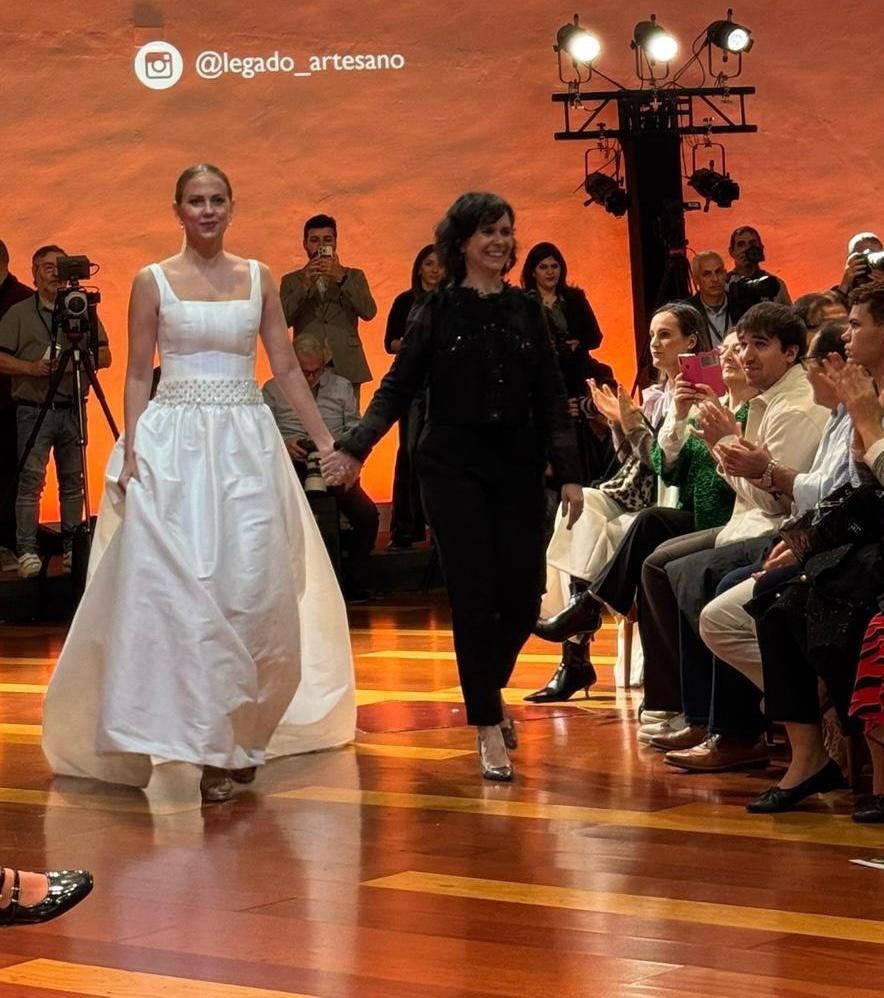 Éxito de la diseñadora manchega Carmen Alba en Atelier Couture 2025 con su colección “MESTIZAJE”