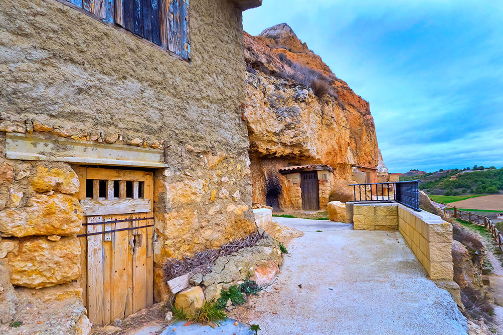 Las cuevas del vino en España: guardianes del sabor y la tradición milenaria