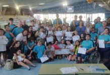 Emoción e inclusión en la XXIV Exhibición de Natación de Tomelloso organizada por el Club Deportivo «Los Delfines»